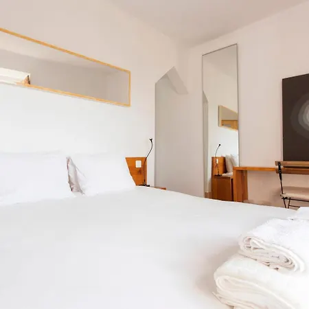 Our In - Daire Lisboa